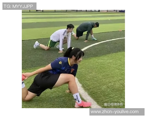 足球比拼激情四射球场上的友谊与竞争交织成美丽画卷